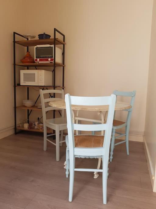 Flat For 2, Free Car Park, 250 M From The Seaside. Appartement