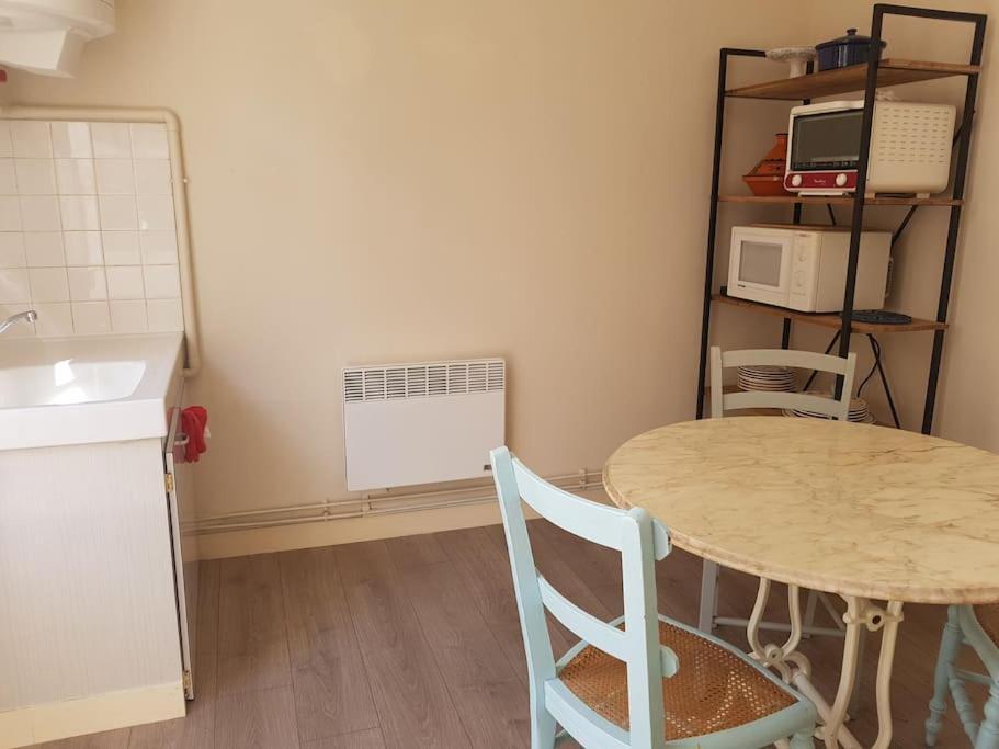 Flat For 2, Free Car Park, 250 M From The Seaside. Appartement *