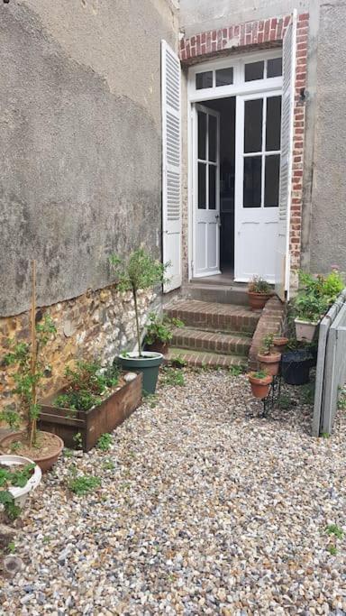 Flat For 2, Free Car Park, 250 M From The Seaside. Étretat